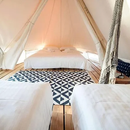 Beautifully Designed Czech Republic Glamping Retreat Prázdninový dům